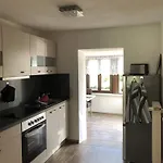 Strey Apartment *