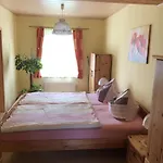 Apartment Strey *