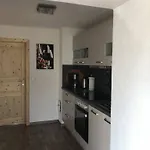 Strey Apartment *